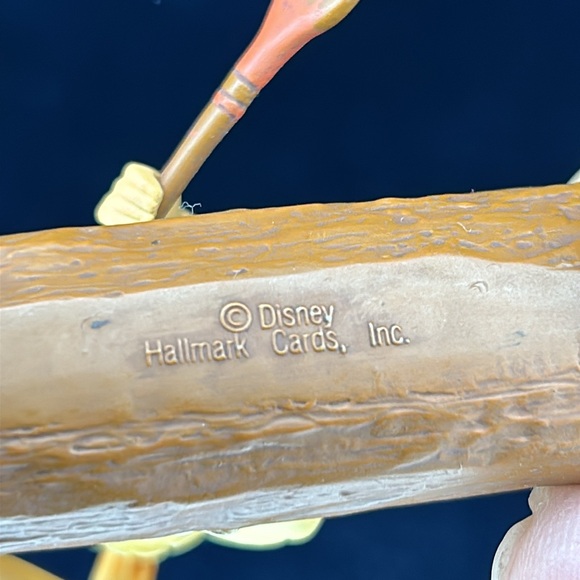 Disney’s “Pocahontas Collection” by Hallmark. 4 ornaments, complete nearly new - Picture 4 of 10